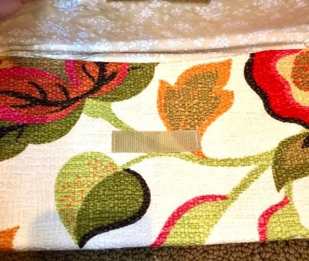 NWOT Adorable & unique fabric floral clutch! Sz 12x7 - Image 3