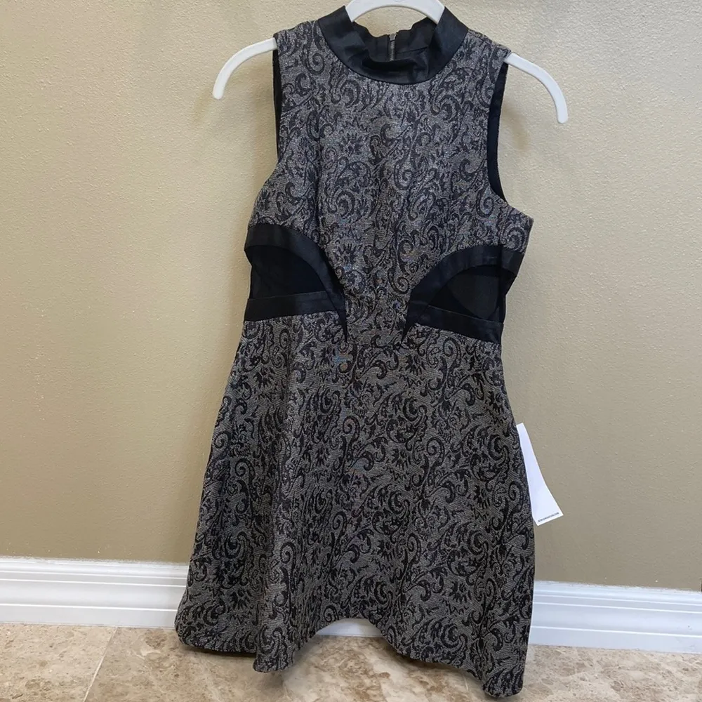 Mockneck mini Black and Silver Dress. Size 0. NWT - Image 3