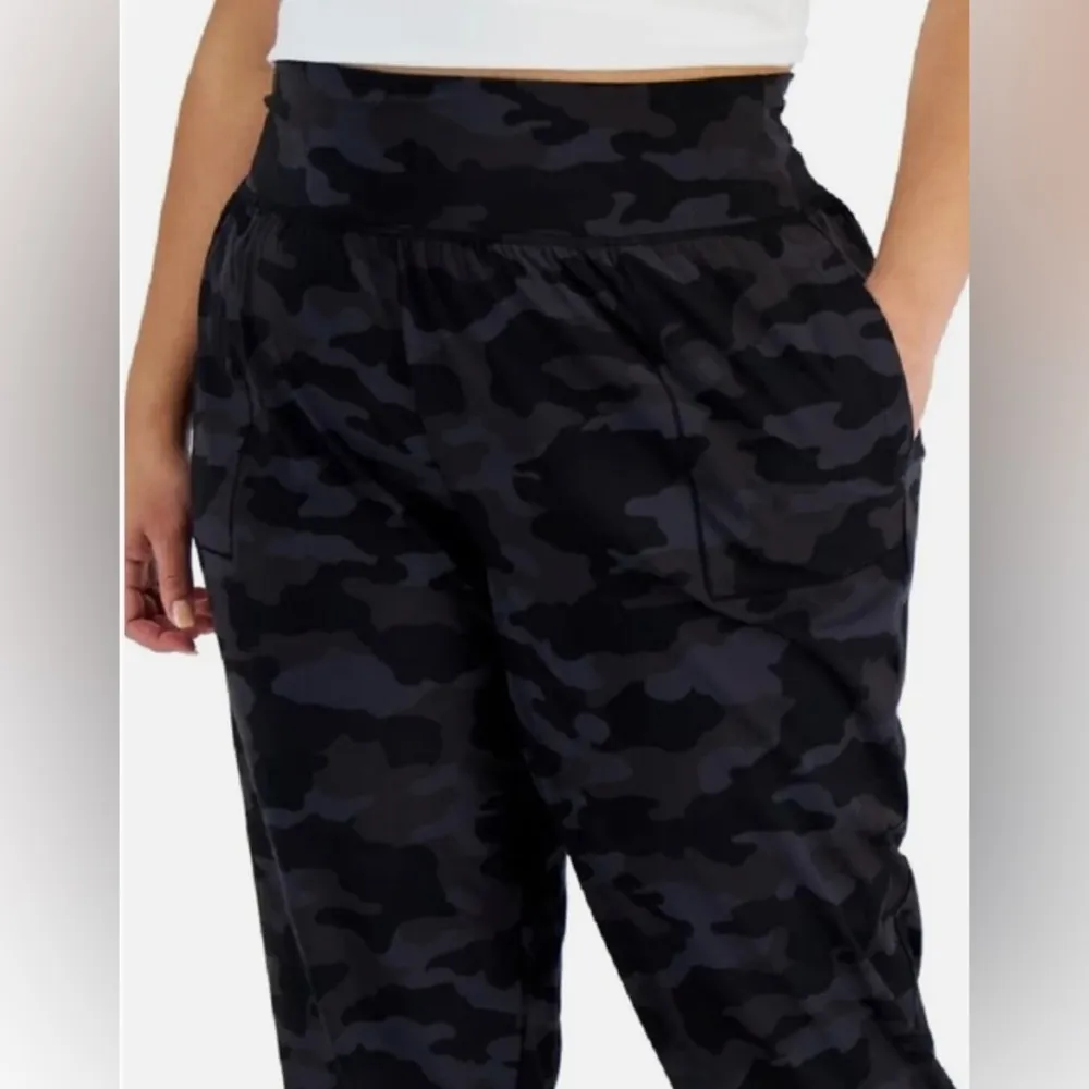ID Ideology plus size Camo joggers - Image 4