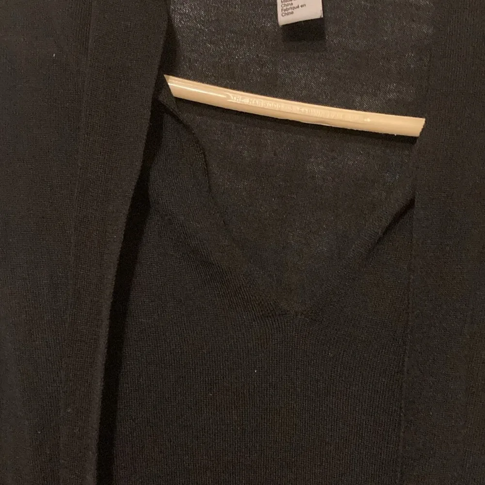 H&M Women’s Size Medium Black Long Sleeve V-Neck Top - Image 3