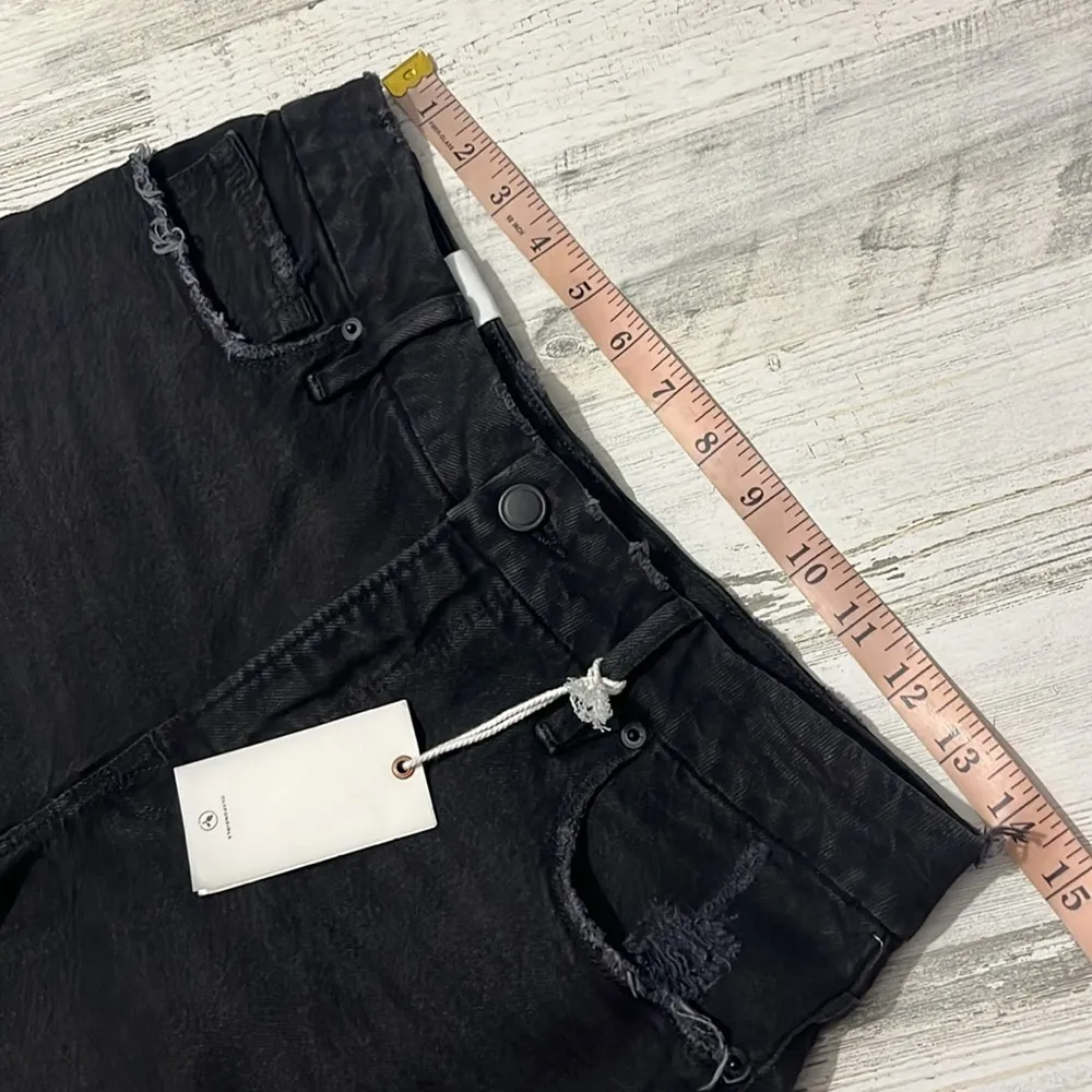 Good American Good 90’s Icon Distressed Shorts Size 4  NWT - Image 8