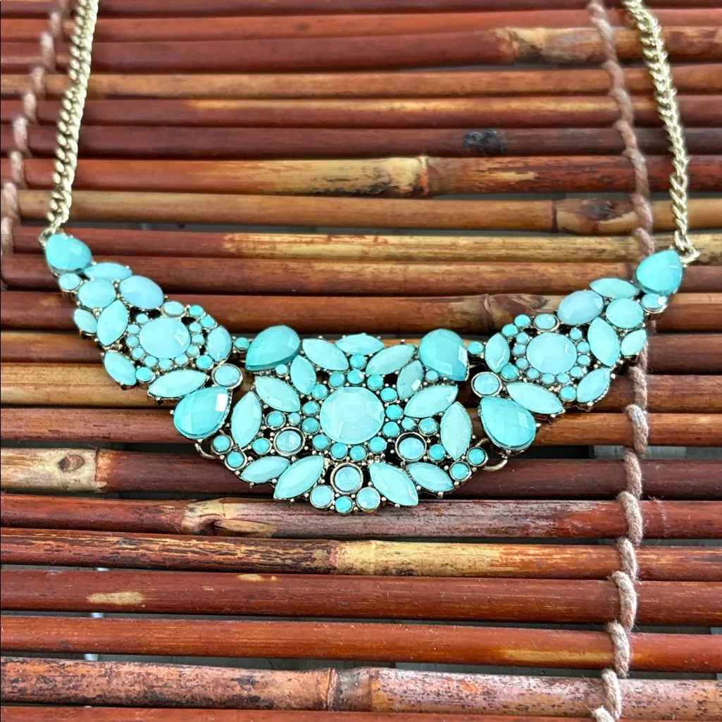 Chico's Elegant Mint and Gold Necklace 18” - Image 4