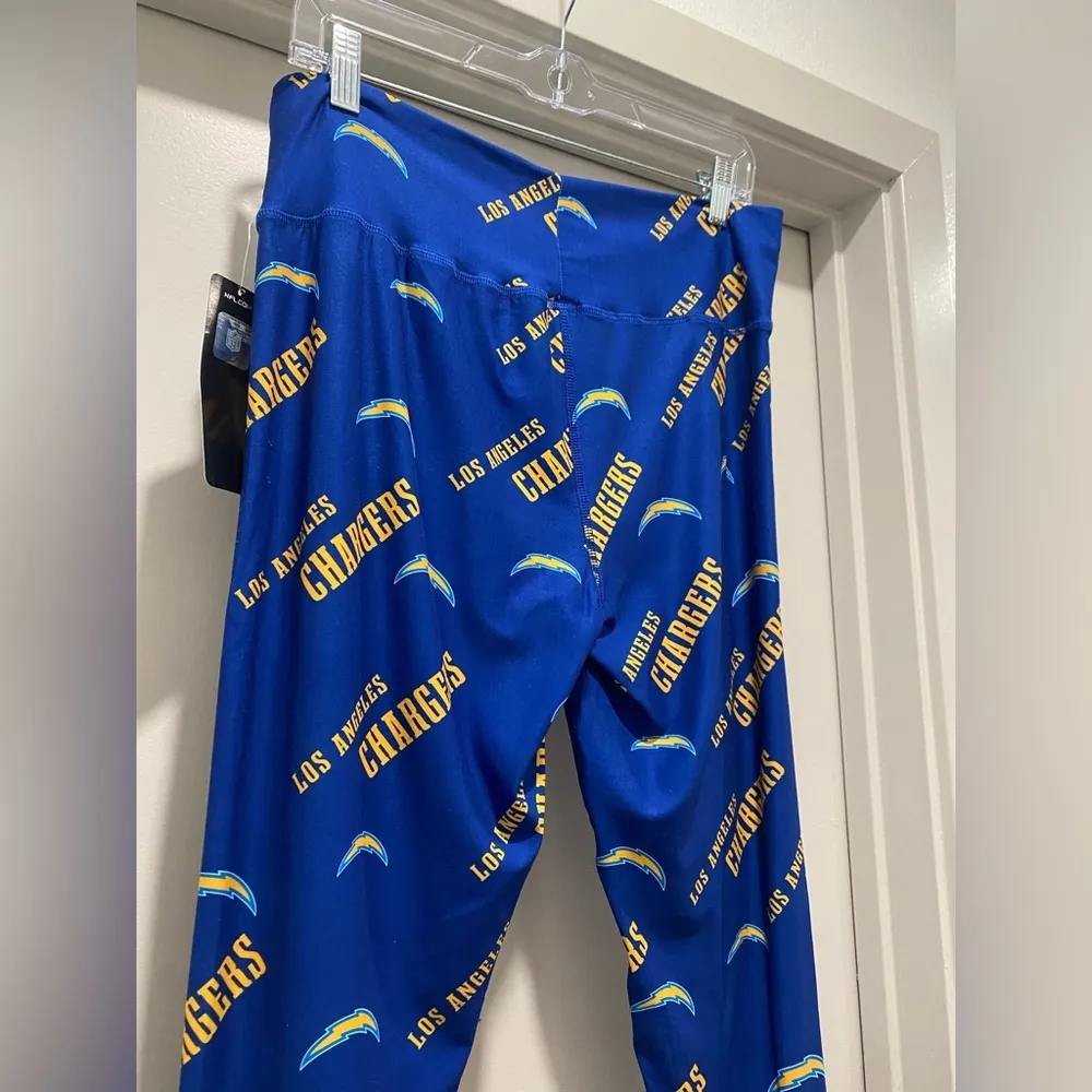 NWT  Team Apparel Women's Los Angeles Chargers Allover Print Leggings - L - Image 15