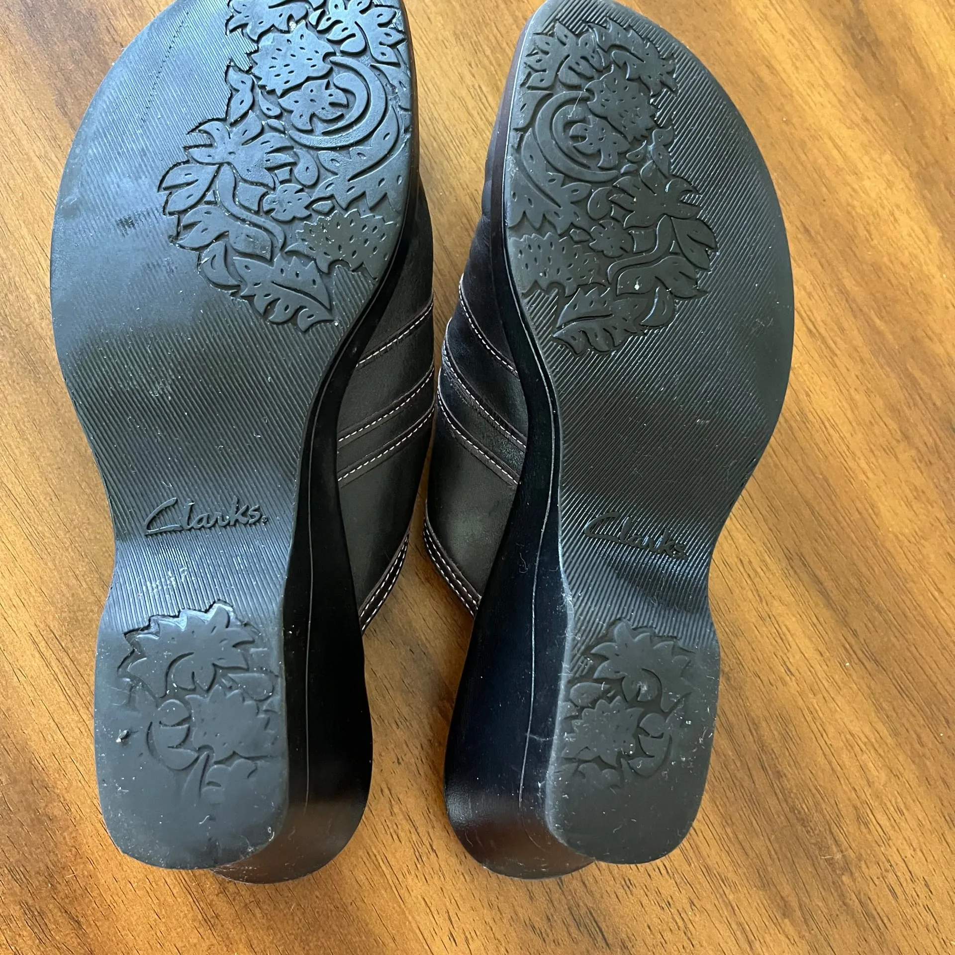 Clarks Black Leather Slip-On Mules Clogs - Image 6