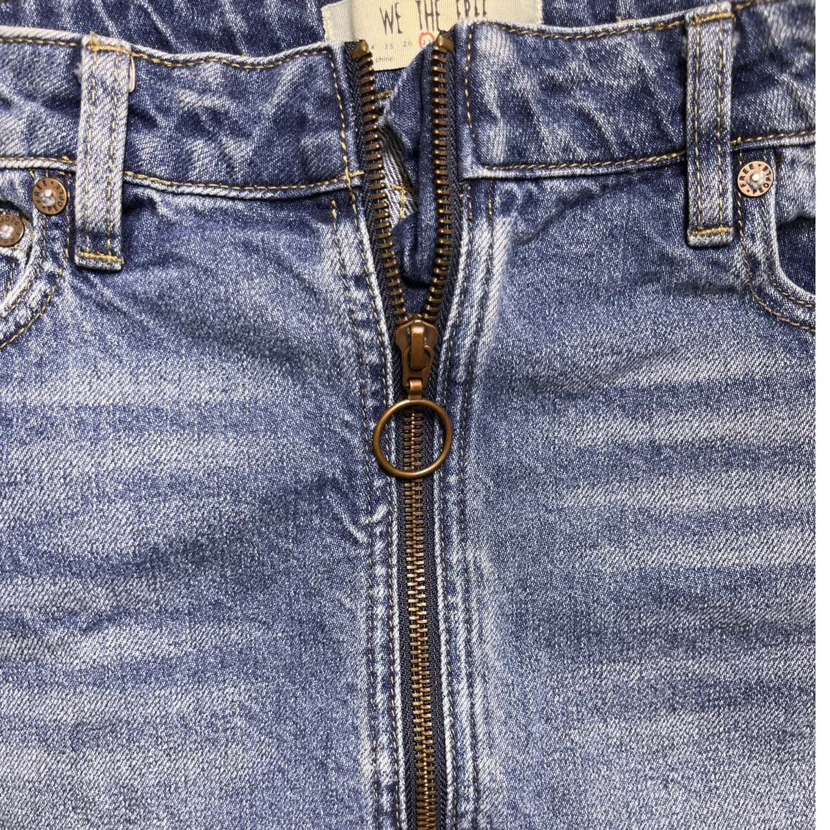 We The Free Free People Denim Mini Skirt Zip Front Frayed Hem Size 27 - Image 5