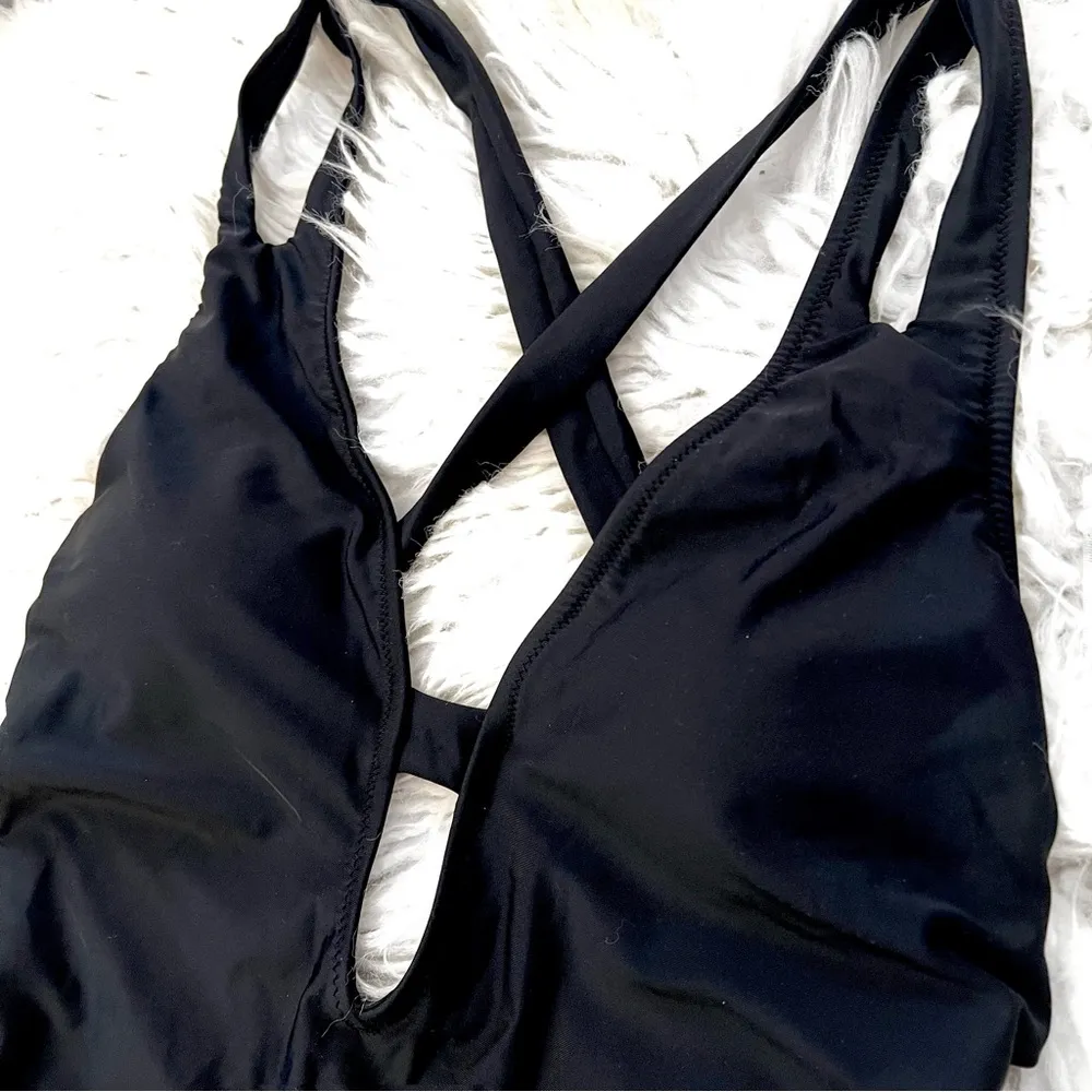 Cupshe Deep Plunge Back-Tie One-Piece NWT - Image 3