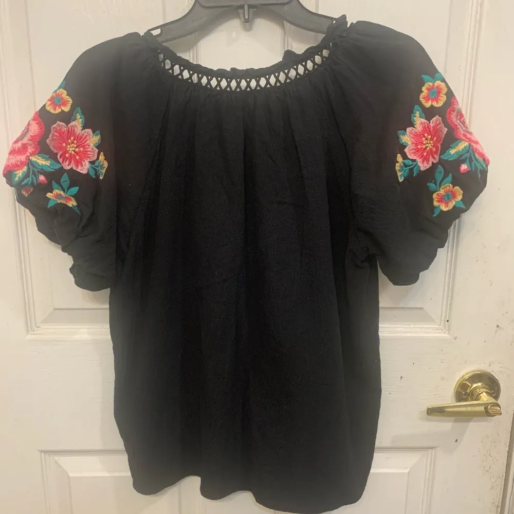 Savanna Jane Puffed Embroidered Sleeves Linen Blouse 1174 Black - Image 7