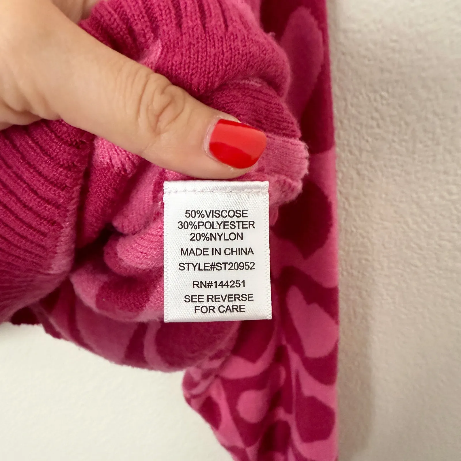 [Sincerely Jules] Pink Geometric Heart Print V-Neck Oversized Sweater Sz Medium - Image 10