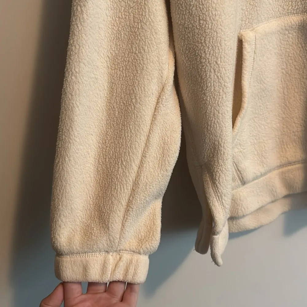 Old Navy Quarter Zip Size M - Image 5