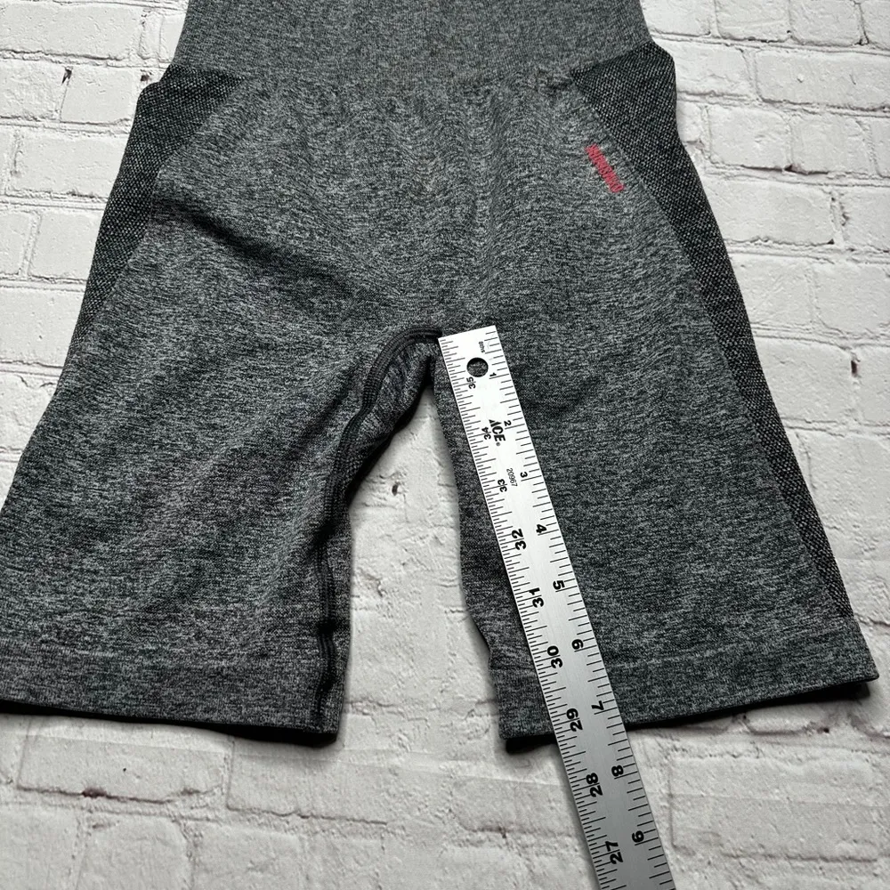 Gymshark  seemless shorts - Image 4