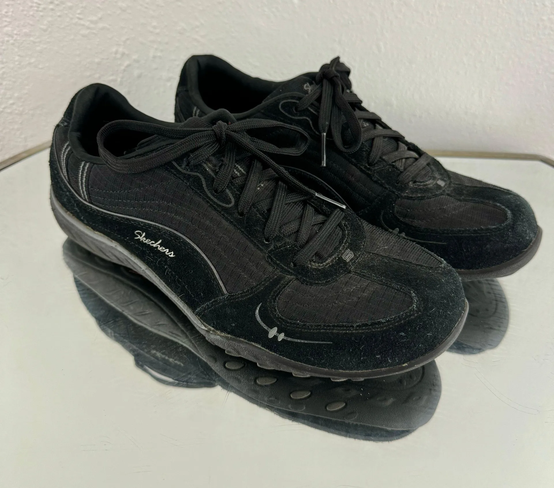 Skechers Y2K Black Leather Suede Relaxed Fit Casual Sporty Track Sneakers - Image 3