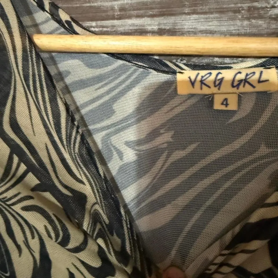 VRG GRL Asymmetrical Mesh Top Women's Size 4 Small y2k Black/Tan Swirl - Image 3