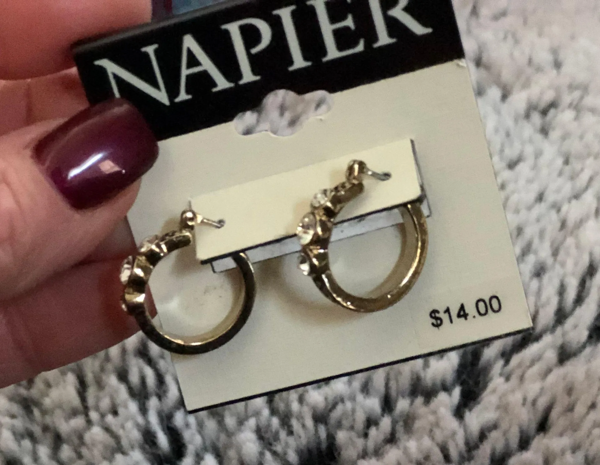 New Earrings Gold Little Hoops - Image 3