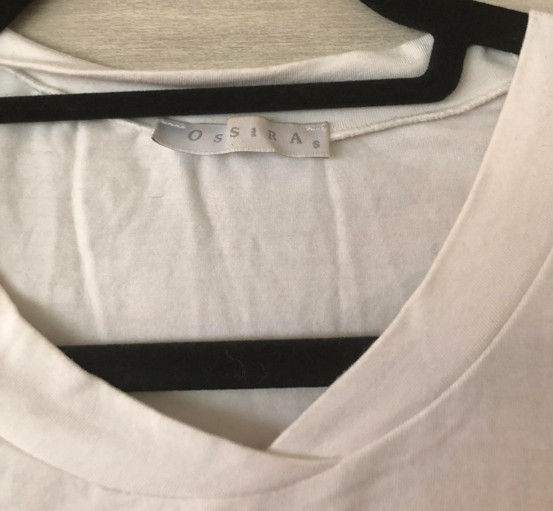 Ossira White and Gold Longsleeve - Image 4