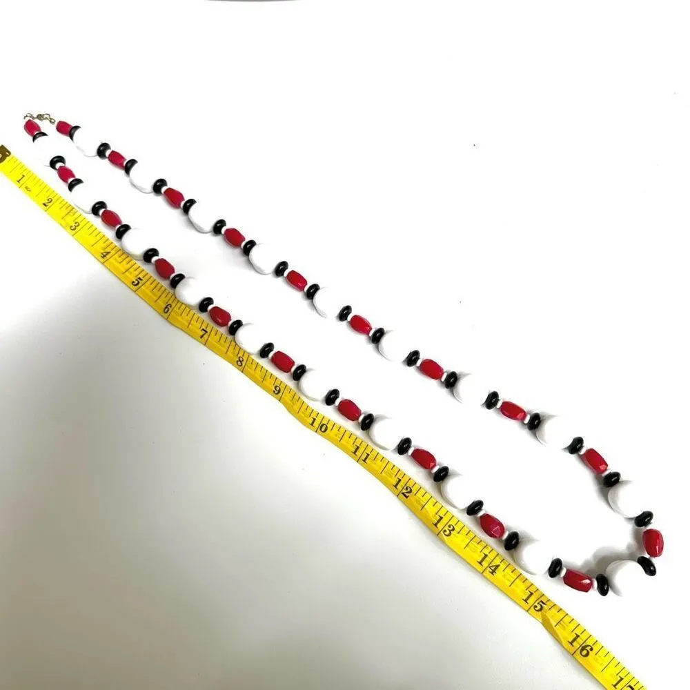 Vintage Monet retro Beaded Necklace Red White Black - Image 5