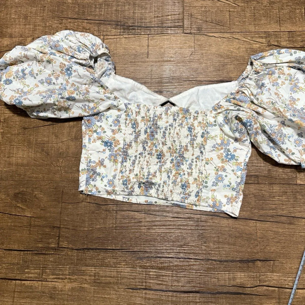 Abercrombie & Fitch floral keyhole puff sleeve cottagecore top - Image 4