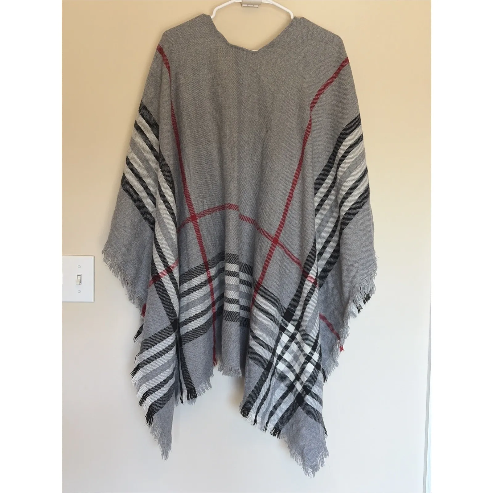 V. Fraas Gray Classy Preppy Plaid Acrylic Fringe Hem Shawl Wrap Accessory O/S - Image 5