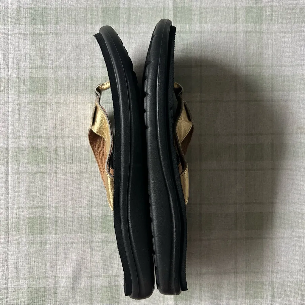 Teva Gold and Black Sandals - Image 4