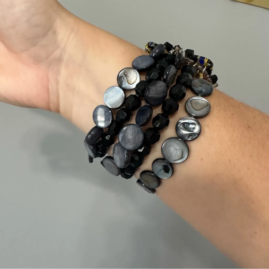 Floral Black Beaded Bracelet - Image 3