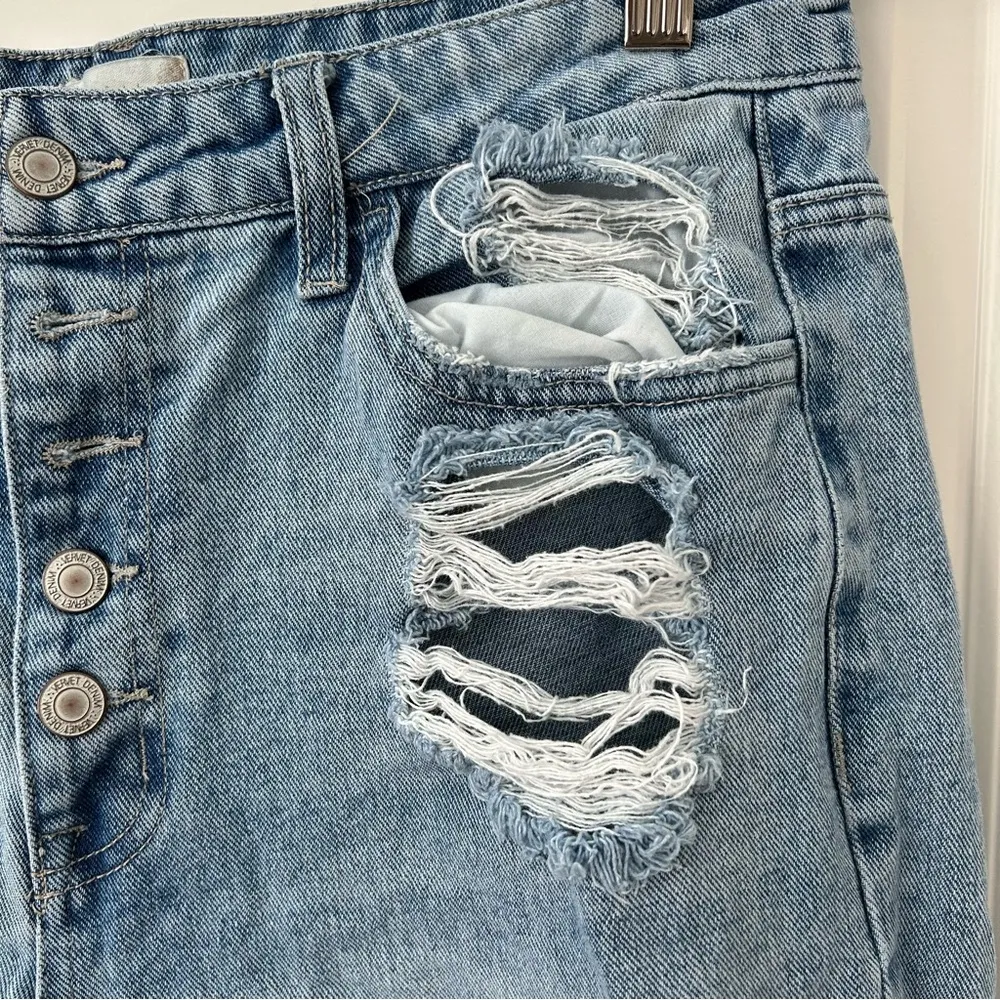 Altar'd State alter’d state Vervet Button Fly Destroyed Jeans 30 - Image 3