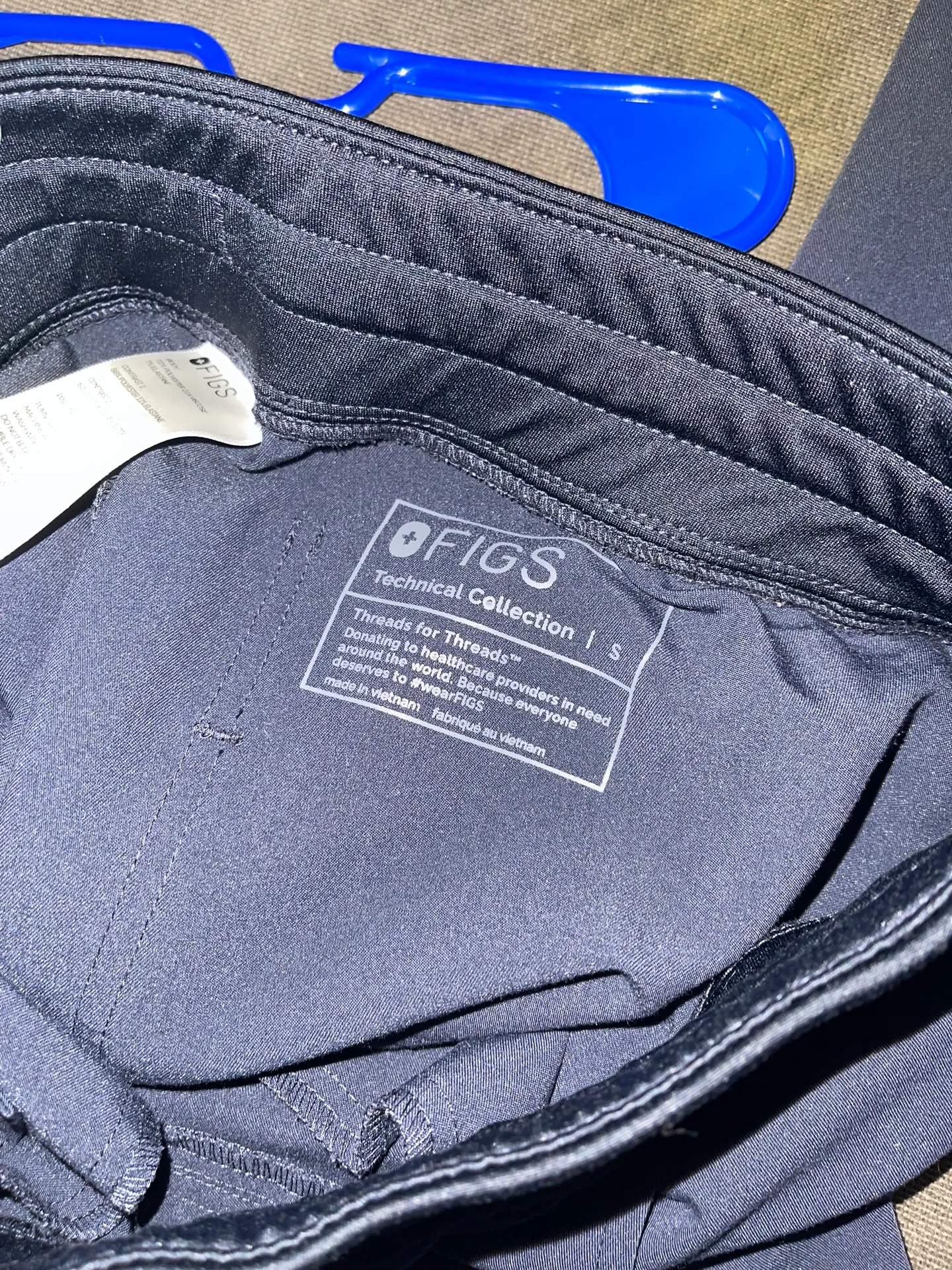 FIGS Navy Scrub Set - Image 3