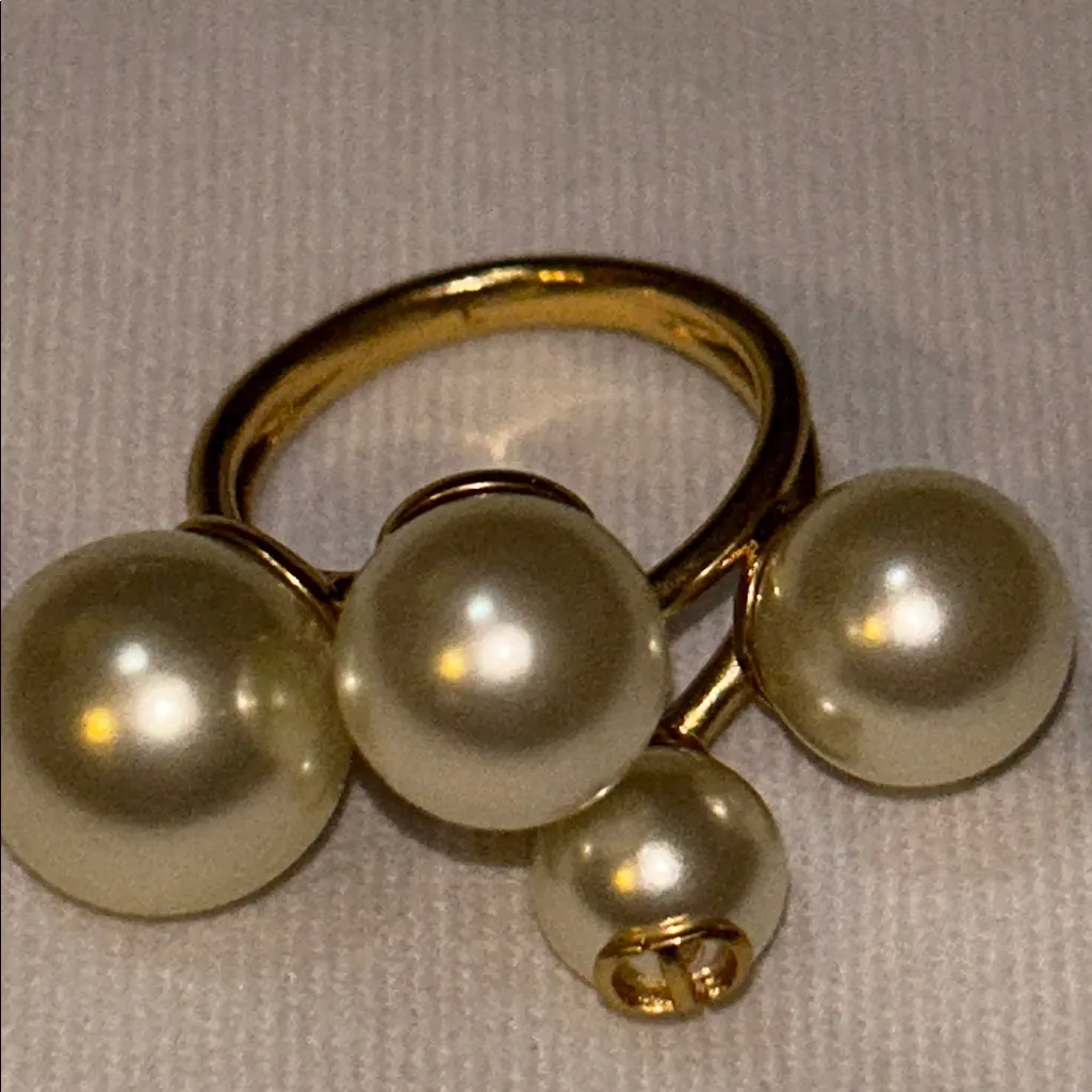 Dior D-STUDS RING Gold-Finish Metal and White Resin Pearls - Image 7