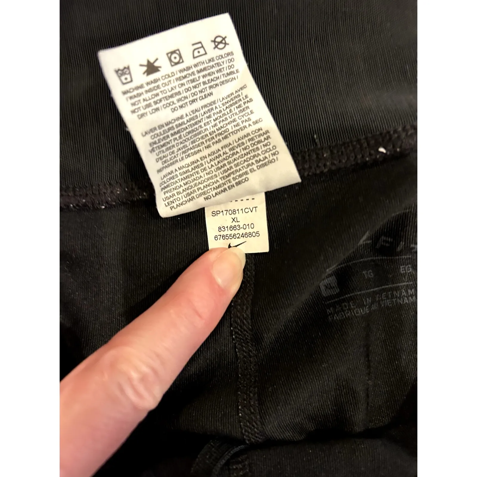 Nike Women's Size XL Black Capri Nike Swoosh Gray Cuffed Hem 3/4 Quarter Length - Image 7