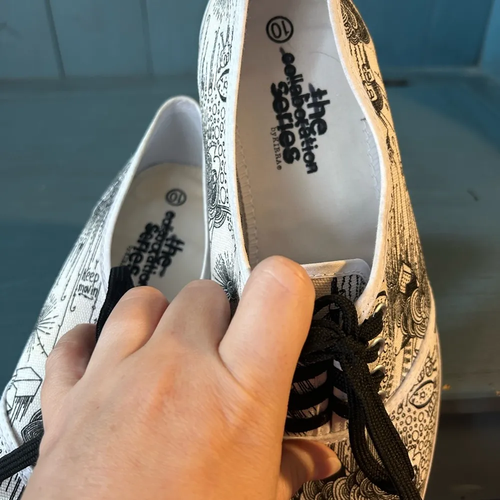 Doodle canvas sneakers by Kirra, Size 10 - Image 3