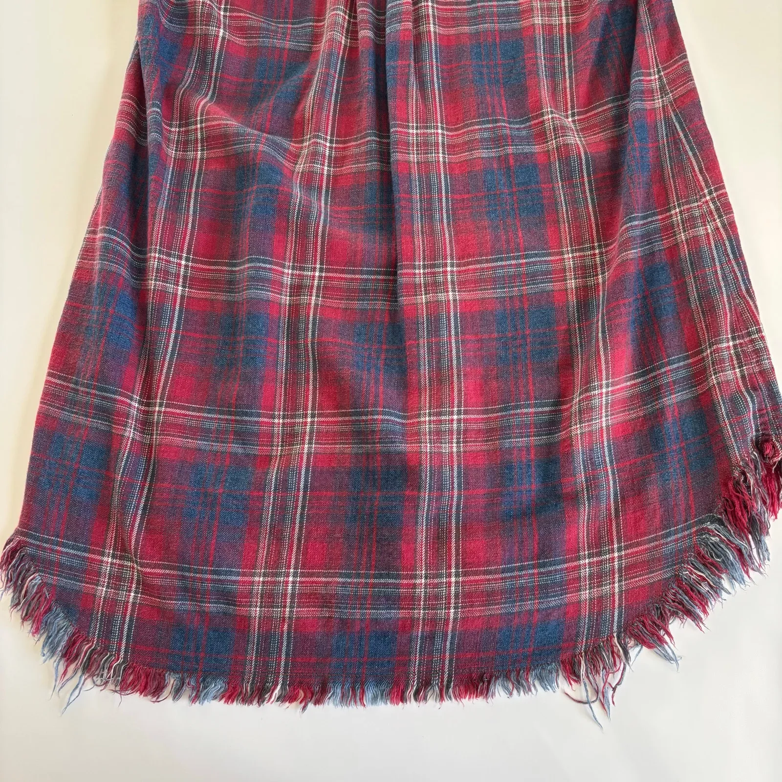 Cloth & Stone Plaid Curved Frayed Edge Shirt Dress in Red/Blue Women’s Small - Image 7