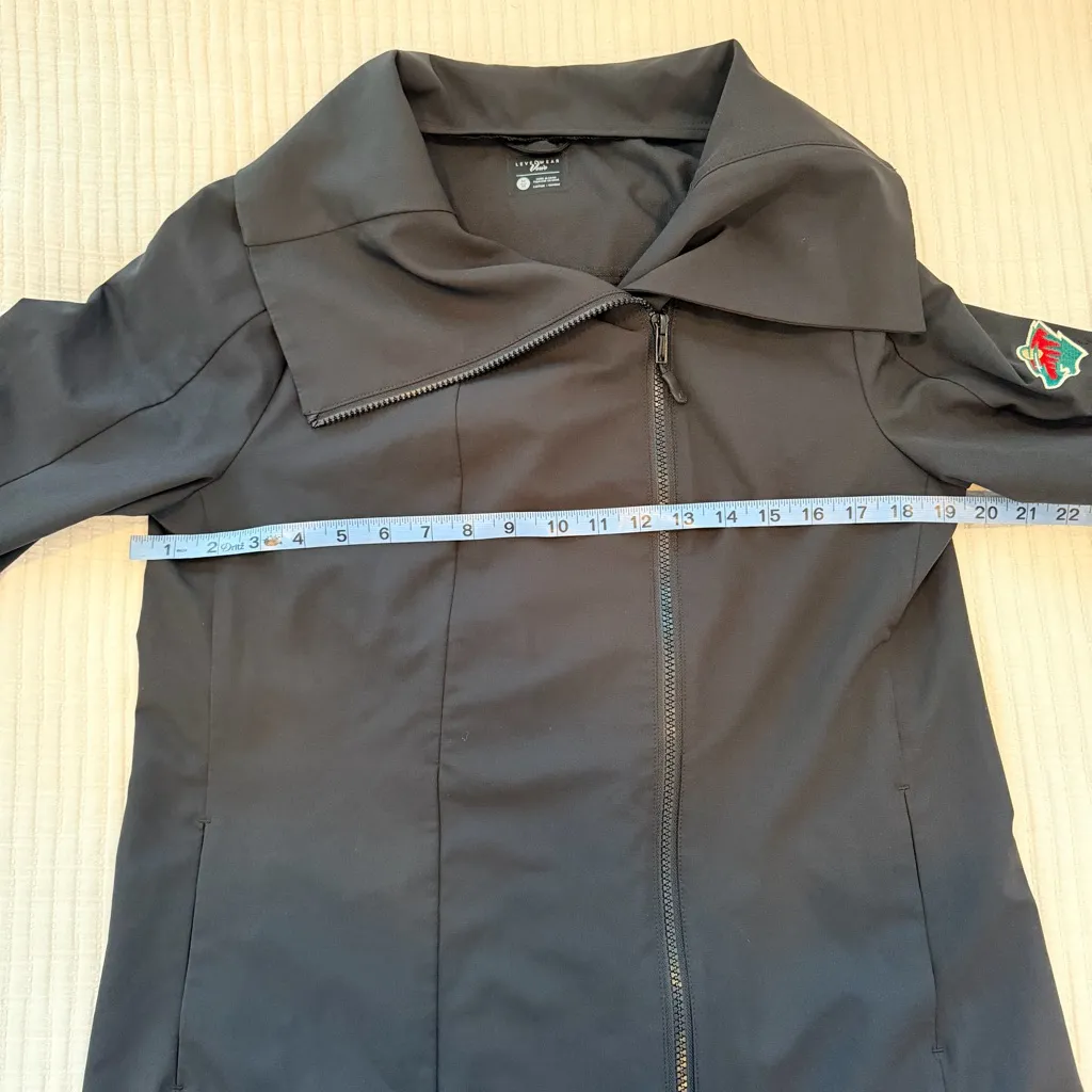 LEVELWEAR Verve Minnesota Wild Hockey Women's Black Asymmetrical Windbreaker M Size M - Image 10