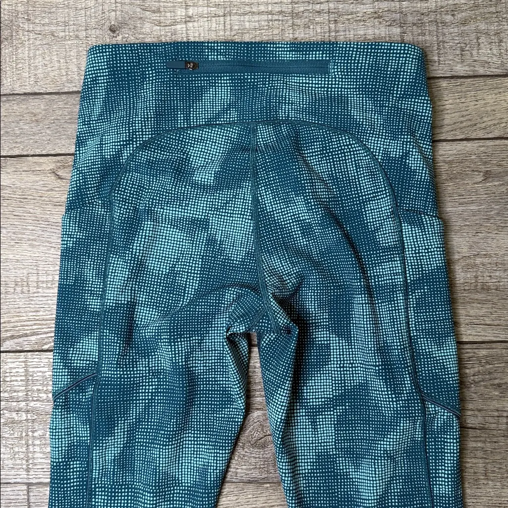 lululemon athletica Illusion Tidal Bermuda Teal Leggings 28” - Image 11