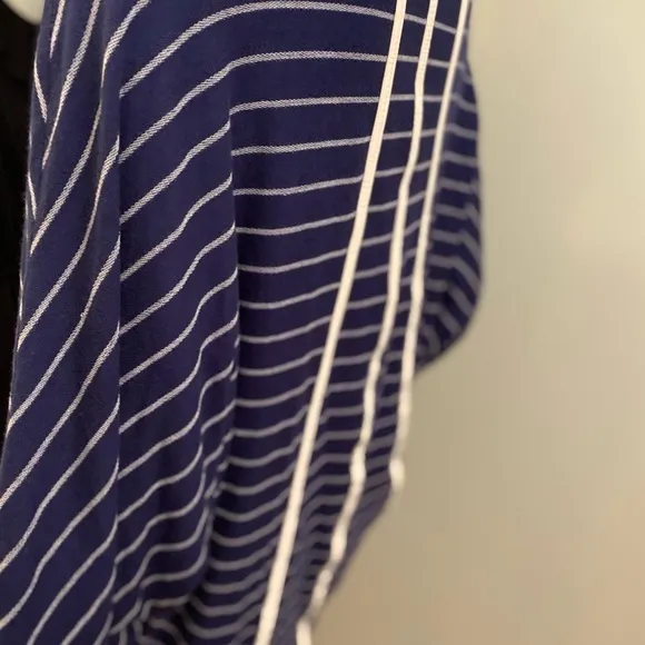 Tart Open Front Cape‎ by  - Image 4