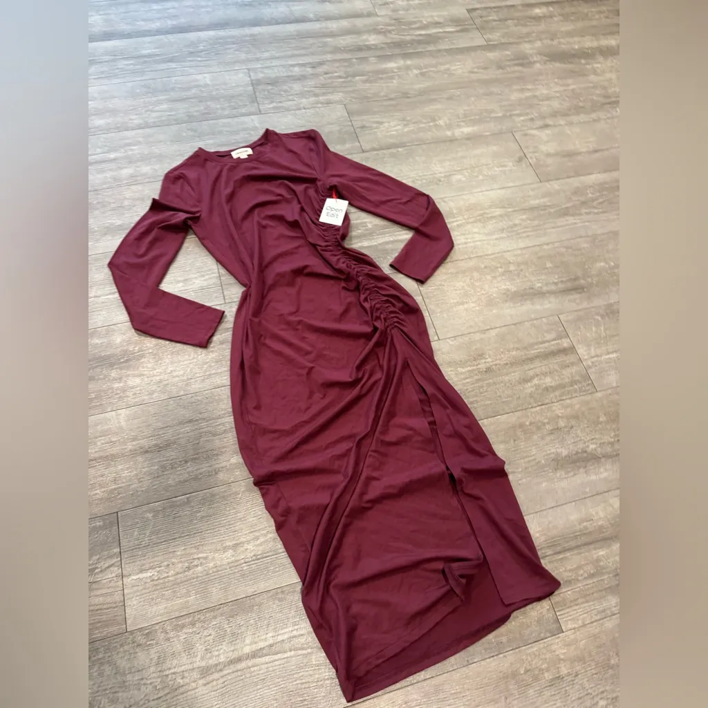 Elegant Burgundy Long Sleeve Dress - Image 6