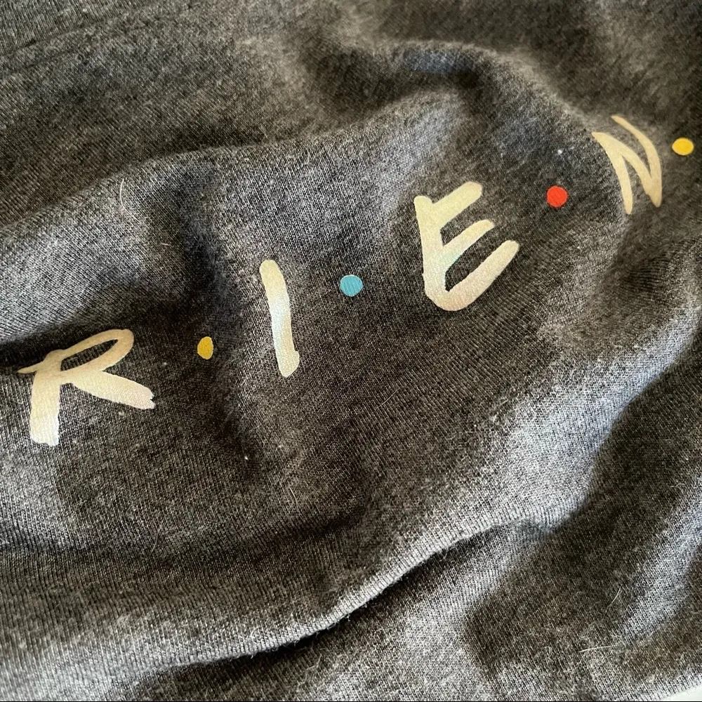 FRIENDS tee Size M - Image 6