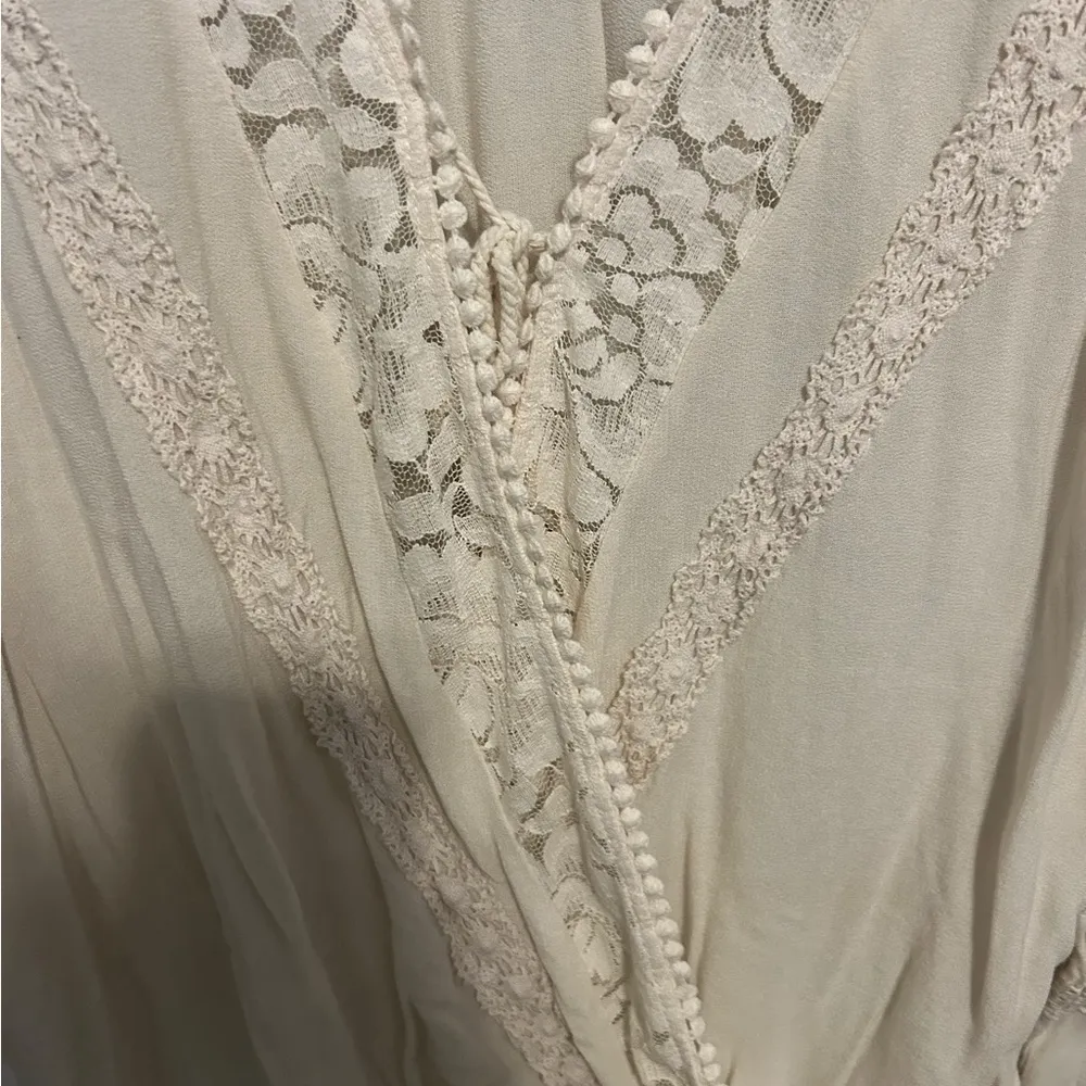 TAYLOR & SAGE Lace Inset Balloon Waist Woven Long-Sleeve Top size Large - Image 2