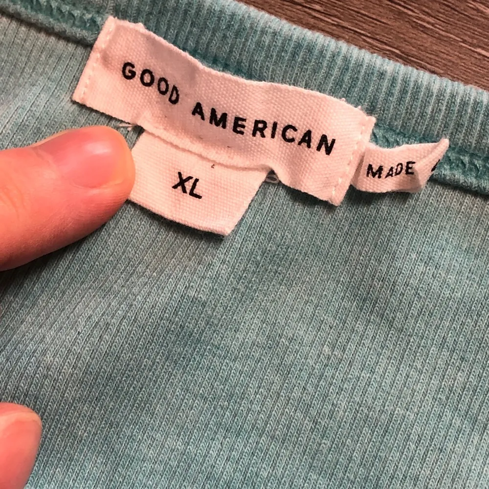 Good American Candy Wash Cutaway Micro Rib Blue Crewneck Womens Size XL - Image 10