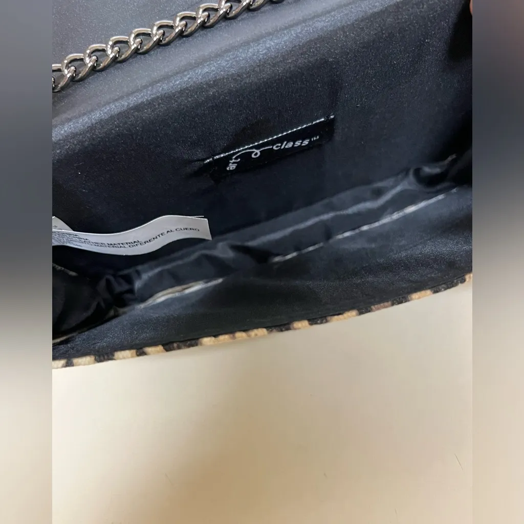 Art Class  Leopard Print Purse - EUC - Image 7