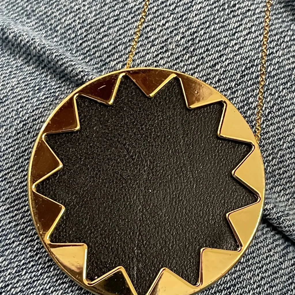 HOUSE IF HARLOW Sunburst necklace statement piece Black - Image 2