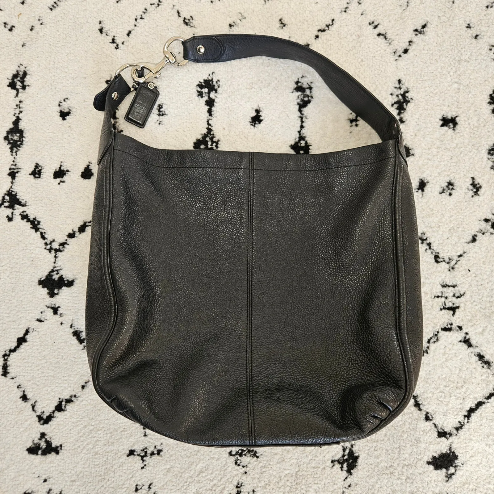 Coach Avery Hobo Shoulder Bag Black Pebbled Leather Large - Image 4