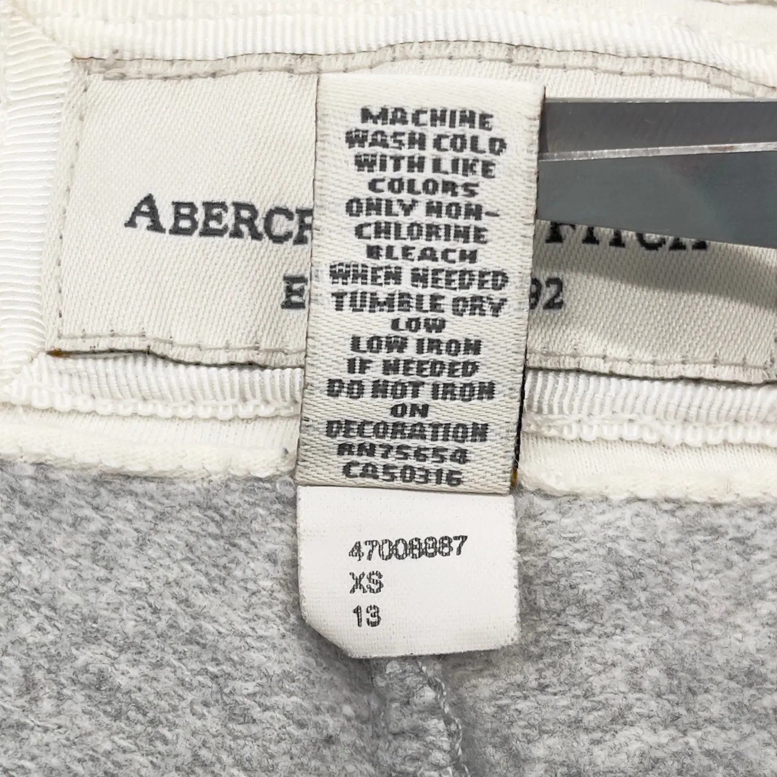 Abercrombie Fitch Women Capri Sweatpants XS Low Rise Y2K Clean Girl 2000s Mall - Image 8