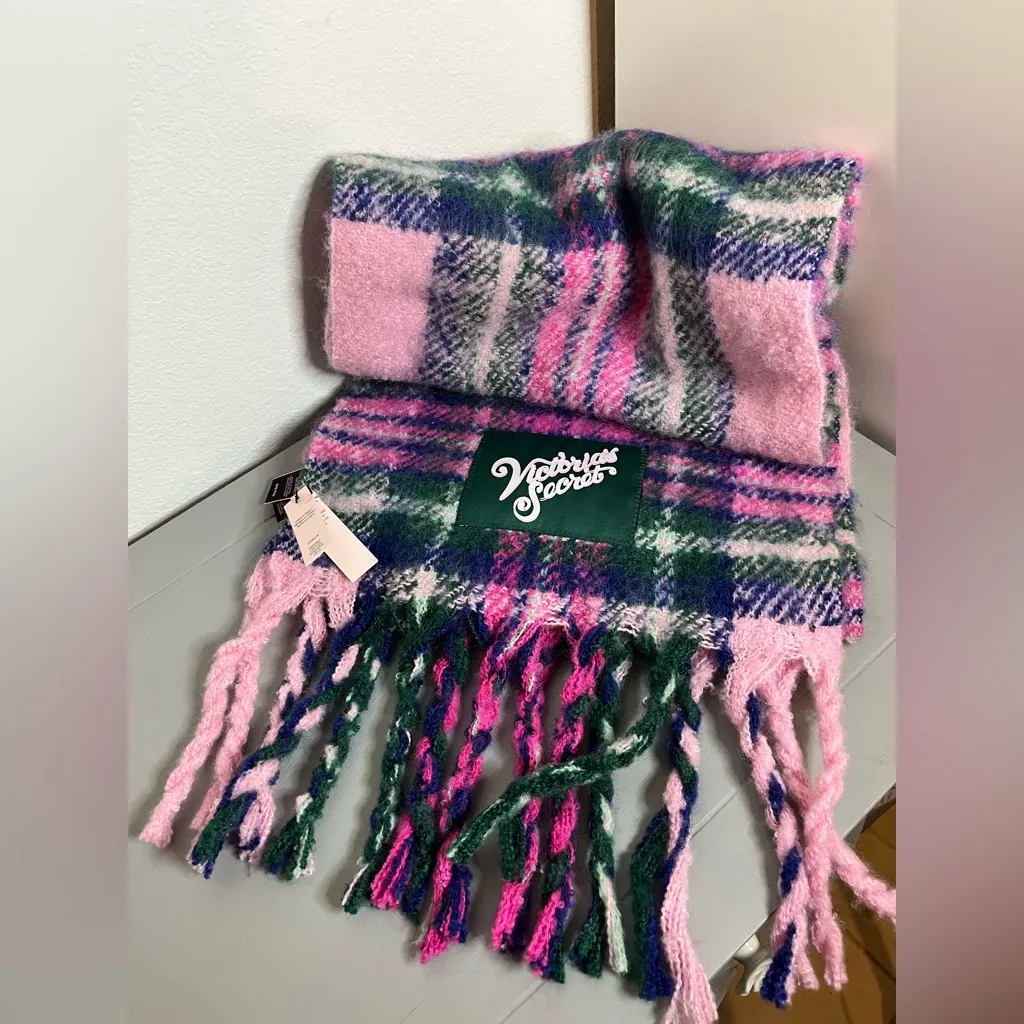 Victoria’s Secret NWT Chunky Plaid Polyester Fringe Trim Cozy Winter Scarf Pink - Image 10