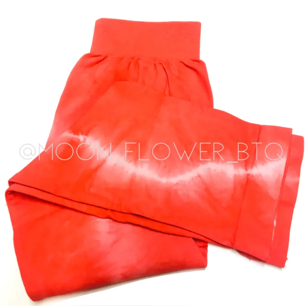 Seamless Custom Tie Dyed Leggings - Image 8