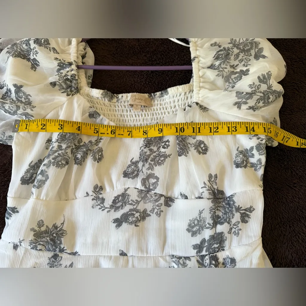 White & Grey Floral Layered Romper NWOT (Medium) - Image 10