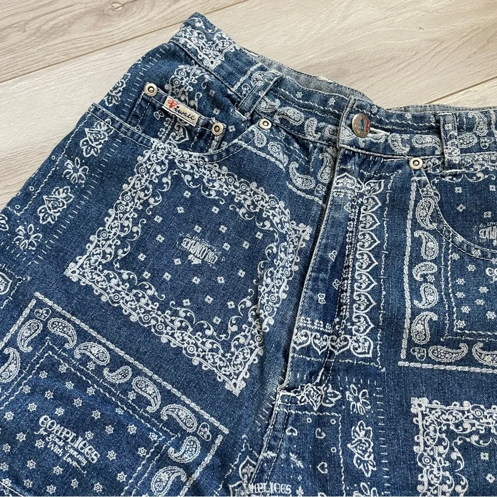 True VIWACE Jeans Vintage Bandana Patchwork Patterned Denim Shorts Blue - Image 3