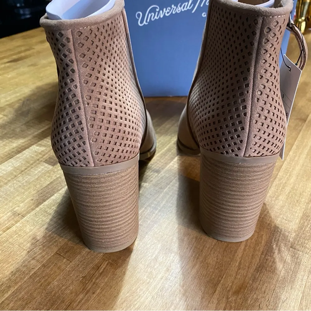 Universal Thread Women's Tan Ankle Boots sz9 - Image 3