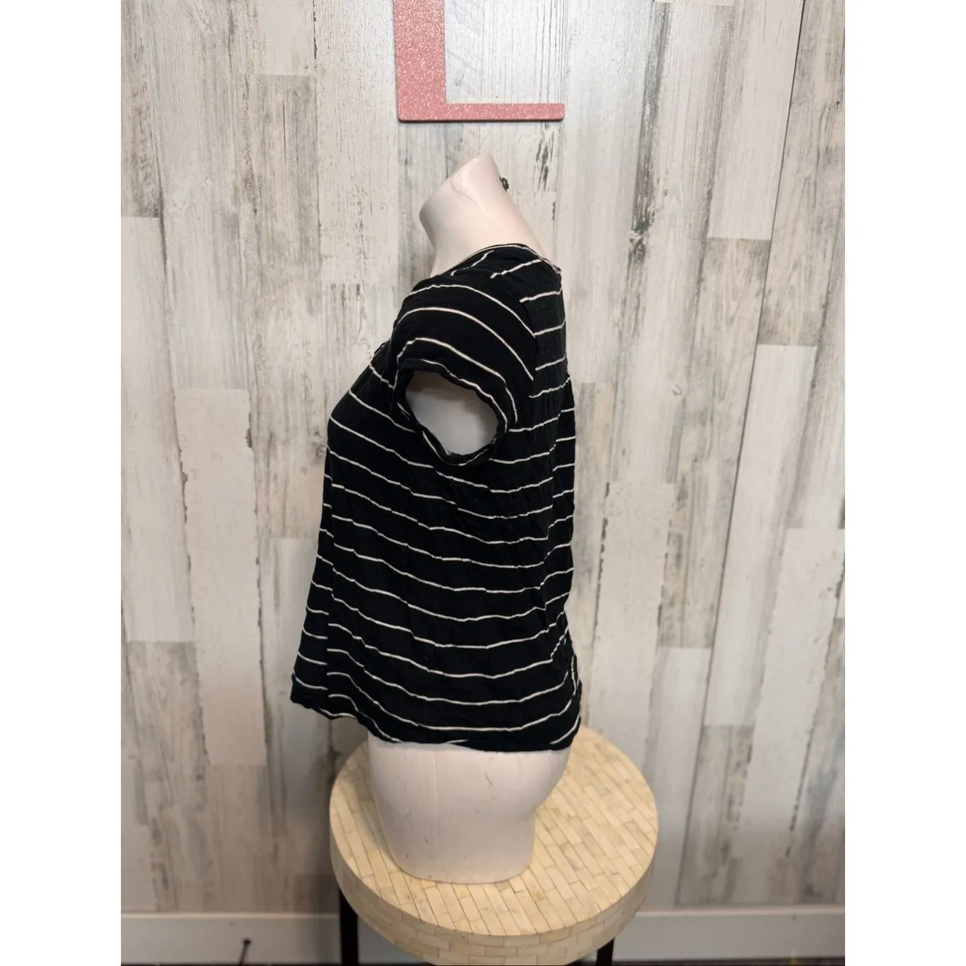 Banana Republic Malibu Tee Black White Striped Short Sleeve Top Women’s Size L - Image 3