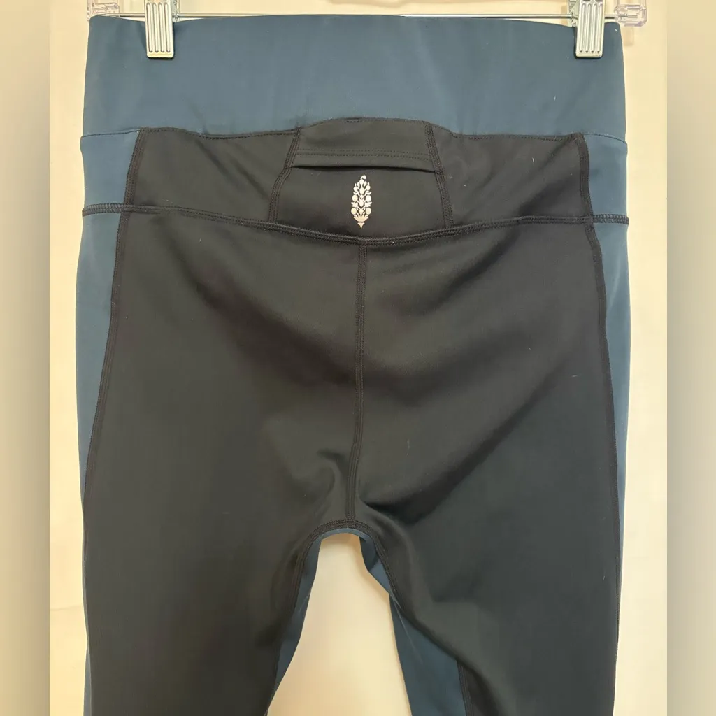 Free People‎ Movement Rebel Leggings Size Medium Black - Image 7