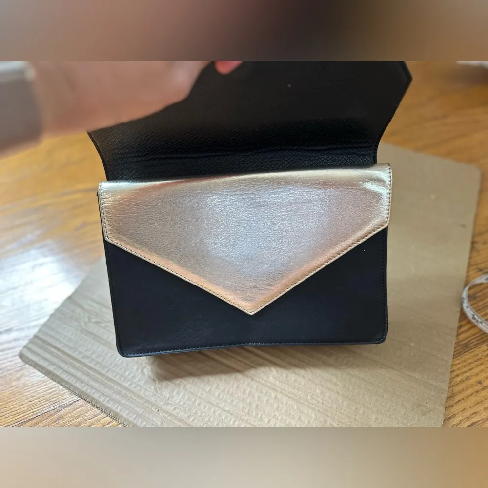 VTG 90s Bebe Signature Clutch Purse Handbag Black Gold Tone Two Compartments. - Image 8