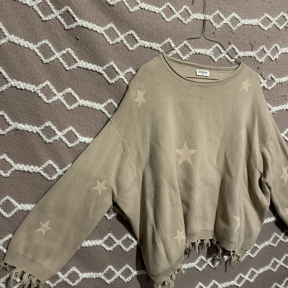 Storia Star Distressed Sweater Long Sleeve Shirt - Image 3