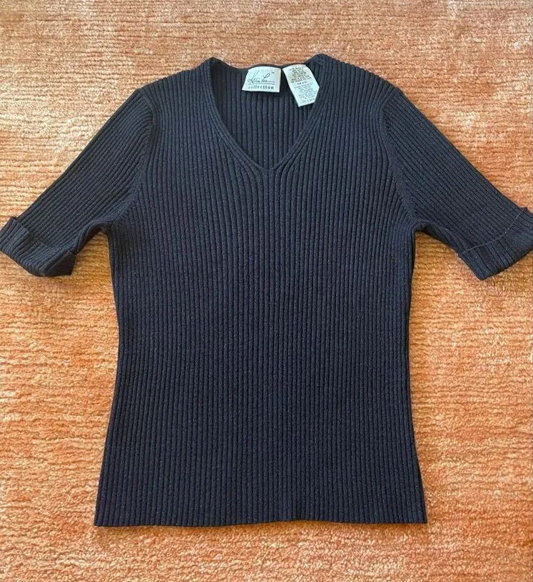 “Kathie Lee Collection “ Top with Gold Sparkles Ribbed Stretch Ladies - Image 1